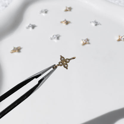 Diamond Clover Connectors