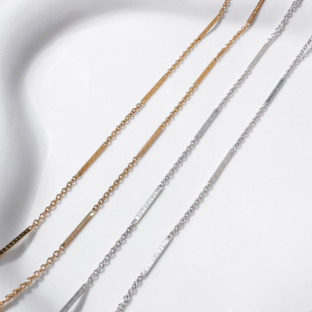 Dapped Bar Chain