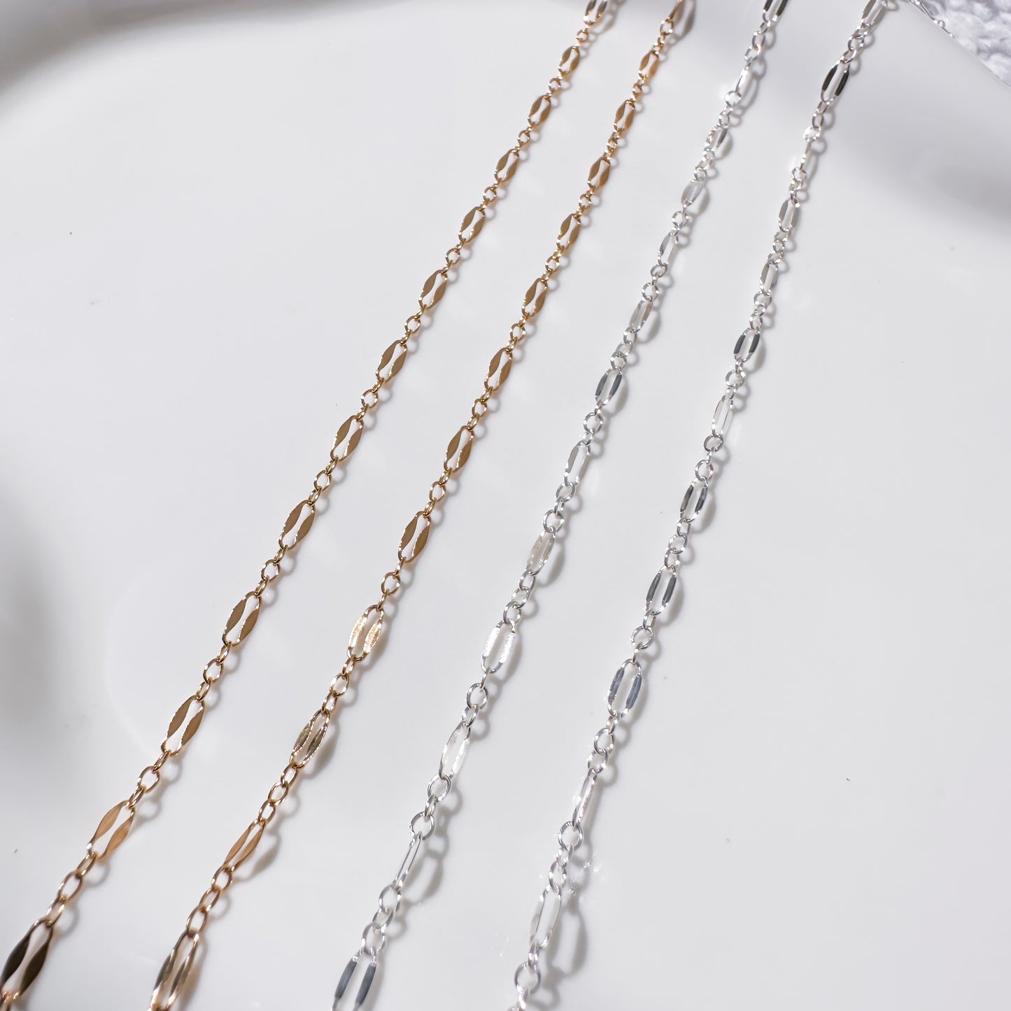Dapped Lip Chain