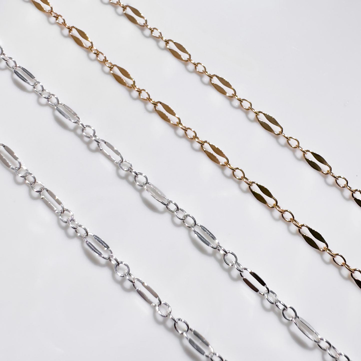 Dapped Lip Chain